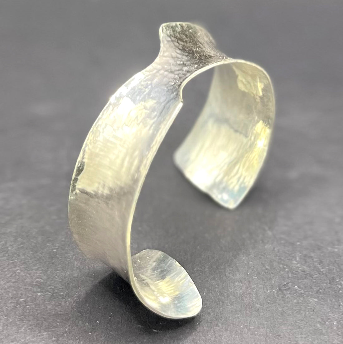 Cuff, Anticlastic Ebb and Flow